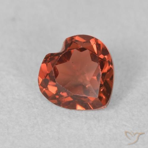 Granate piropo Rojo carmesí intenso natural de 0.64 ct, Corazón, VVS-VS