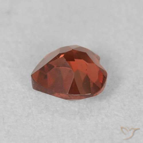 Granate piropo Rojo carmesí intenso natural de 0.64 ct, Corazón, VVS-VS