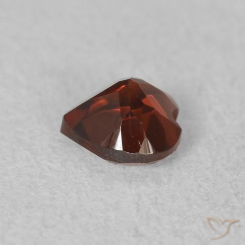 Granate piropo Rojo grosella natural de 0.57 ct, Corazón, VS