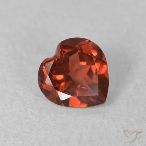 Granate piropo Rojo sangría natural de 0.60 ct, Corazón, VS
