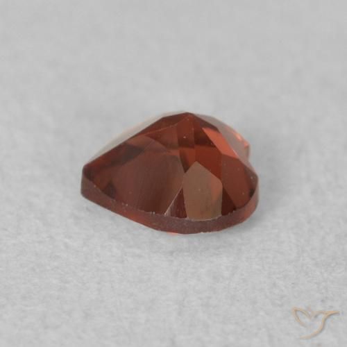 Granate piropo Rojo sangría natural de 0.60 ct, Corazón, VS
