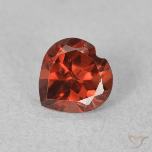0.64ct Natural Rojo medio Granate piropo, Corazón, VS