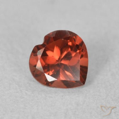 Granate piropo Rojo medio natural de 0.64 ct, Corazón, VS