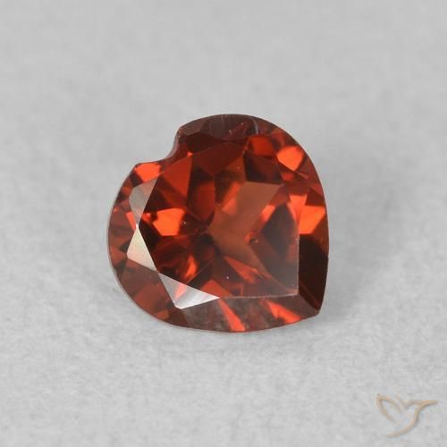 Granate piropo Rojo grosella natural de 0.64 ct, Corazón, VS
