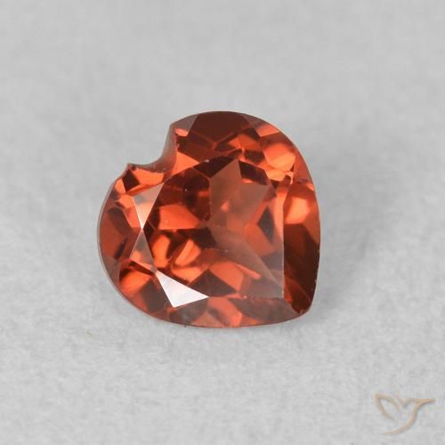 Granate piropo Rojo grosella natural de 0.65 ct, Corazón, VS
