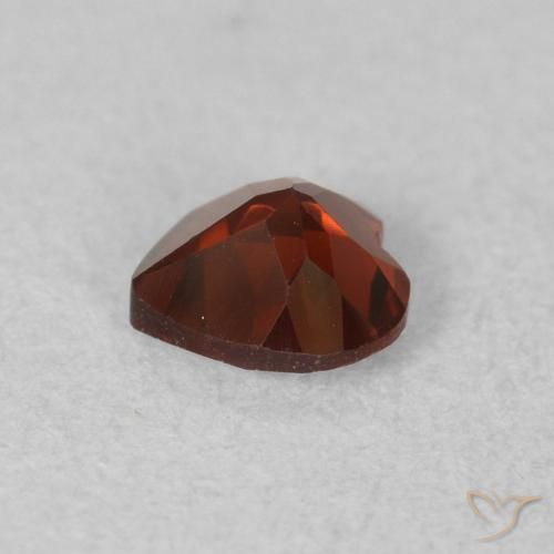 Granate piropo Rojo sangría natural de 0.59 ct, Corazón, VS