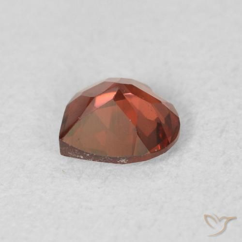 Granate piropo Rojo medio natural de 0.55 ct, Corazón, VS