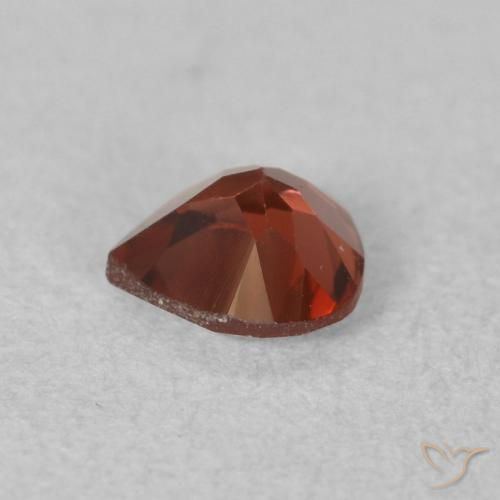 Granate piropo Rojo grosella natural de 0.56 ct, En forma de pera, VS