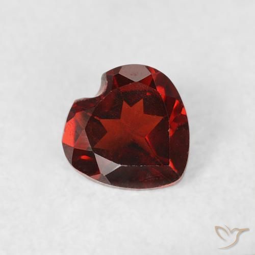 Granate piropo Rojo medio natural de 0.47 ct, Corazón, VS