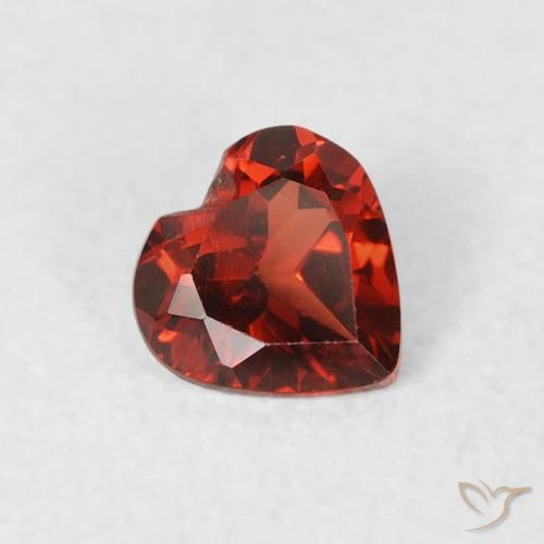 Granate piropo Rojo claro natural de 0.54 ct, Corazón, VS