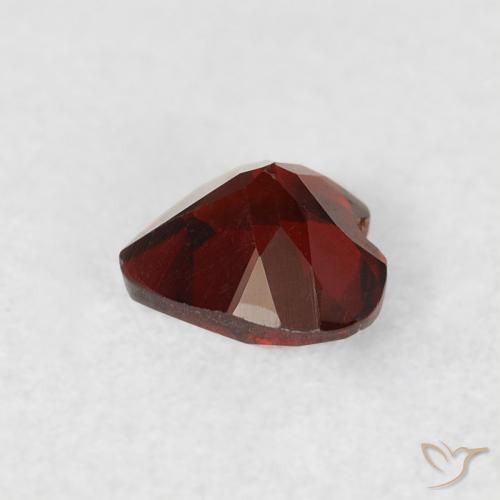 Granate piropo Rojo grosella natural de 0.57 ct, Corazón, VS