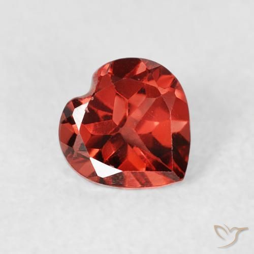 Granate piropo Rojo grosella natural de 0.67 ct, Corazón, VS