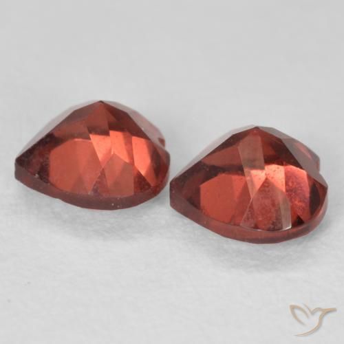 Gemas de Granate piropo Medium Dark-Red natural de 1.29 ct, Corazón, VS