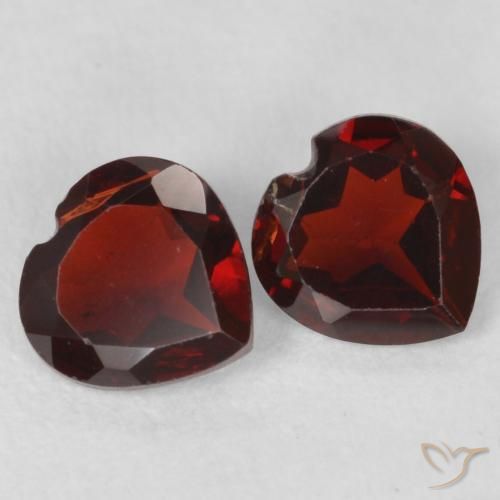 Gemas de Granate piropo Rojo medio natural de 0.98 ct, Corazón, VS