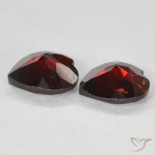 Gemas de Granate piropo Rojo medio natural de 0.98 ct, Corazón, VS