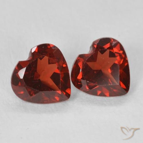 Gemas de Granate piropo Rojo sangría natural de 1.06 ct, Corazón, VVS-VS