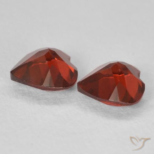 Gemas de Granate piropo Rojo sangría natural de 1.06 ct, Corazón, VVS-VS