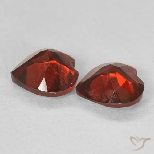 Gemas de Granate piropo Rojo medio natural de 1.07 ct, Corazón, VS