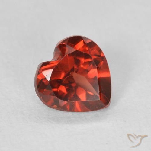 Granate piropo Rojo grosella natural de 0.61 ct, Corazón, VS