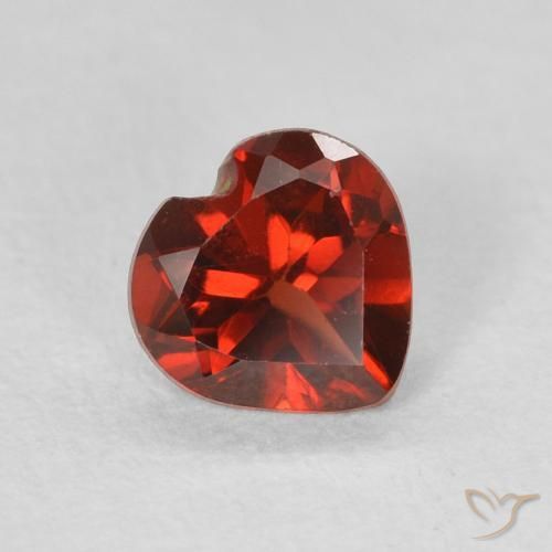 Granate piropo Rojo grosella natural de 0.60 ct, Corazón, VS
