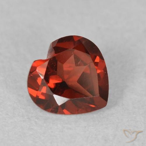 Granate piropo Rojo claro natural de 0.61 ct, Corazón, VS