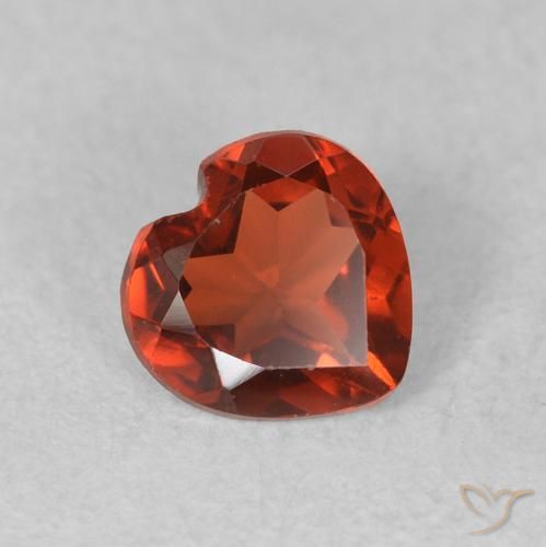 Granate piropo Rojo grosella natural de 0.50 ct, Corazón, VVS-VS