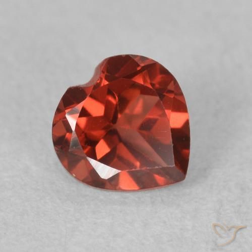 Granate piropo Rojo grosella natural de 0.69 ct, Corazón, VS
