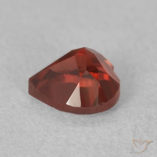 Granate piropo Rojo grosella natural de 0.69 ct, Corazón, VS