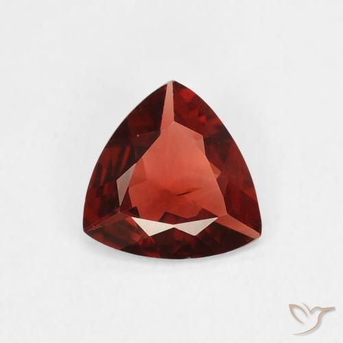 0.64ct Natural Rojo oscuro Granate piropo, Trillón, VS