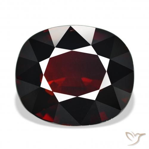 25.59ct Rojo negruzco Granate piropo, Ovalada, VVS-VS