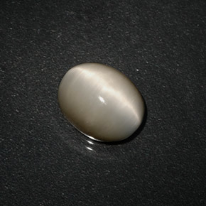 Quartz cat's eye crema natural de 3,06 ct, corte óvalo, opaco