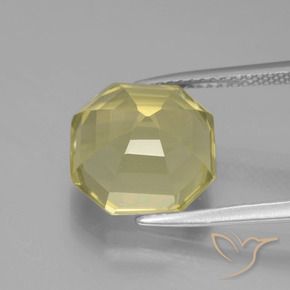 Cuarzo Amarillo claro natural de 5.54 ct, Corte Octágono / Esmeralda, VVS-VS