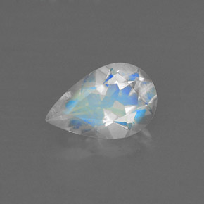 Piedra lunar arcoíris Blanco azul natural de 0.66 ct, En forma de pera, VVS-VS