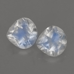 Gemas de Piedra lunar arcoíris Blanco azul natural de  ct, En forma de pera, VS