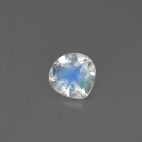 Piedra de luna arcoíris blanco natural de 0,52 ct, en forma de pera, VS