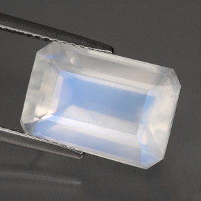 Piedra lunar arcoíris Blanco azul natural de 8.24 ct, Transparente, Transparente / Translúcido