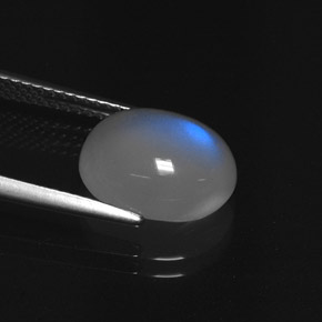 Piedra lunar arcoíris Blanco azul natural de 4.72 ct, Corte Óvalo, Translúcido