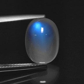 Piedra lunar arcoíris Blanco azul natural de 5.09 ct, Corte Óvalo, Translúcido