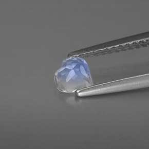 Piedra de luna arcoíris blanco natural de 0,29 ct, forma de corazón, transparente