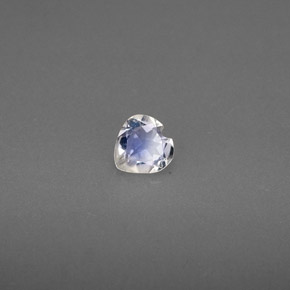 Piedra lunar arcoíris Blanco azul natural de 0.22 ct, Forma de corazón, Transparente