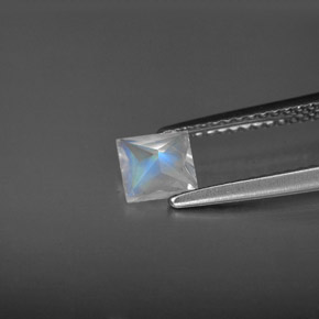 Piedra lunar arcoíris Blanco azul natural de 0.53 ct, Cuadrado, VS