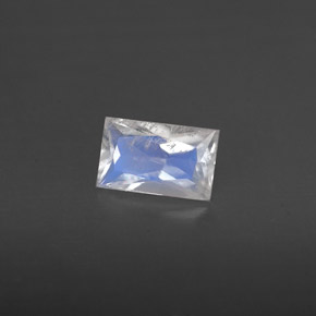 Piedra lunar arcoíris Blanco azul natural de 0.46 ct, Corte Baguette, VS