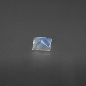 Piedra lunar arcoíris Blanco azul natural de 0.36 ct, Cuadrado, VS