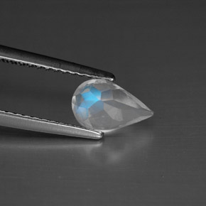 Piedra lunar arcoíris Blanco azul natural de 0.75 ct, En forma de pera, VS