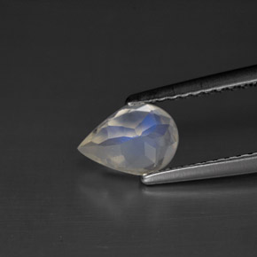 Piedra lunar arcoíris Blanco azul natural de 0.77 ct, En forma de pera, VS
