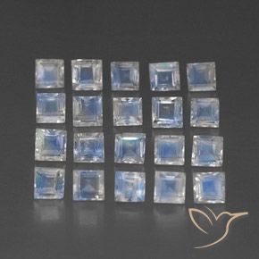 Gemas de Piedra lunar arcoíris Blanco azulado natural de 2.87 ct, Cuadrado, Transparente / Translúcido