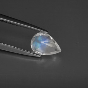 Piedra lunar arcoíris Blanco azul natural de 0.54 ct, Transparente, Transparente / Translúcido