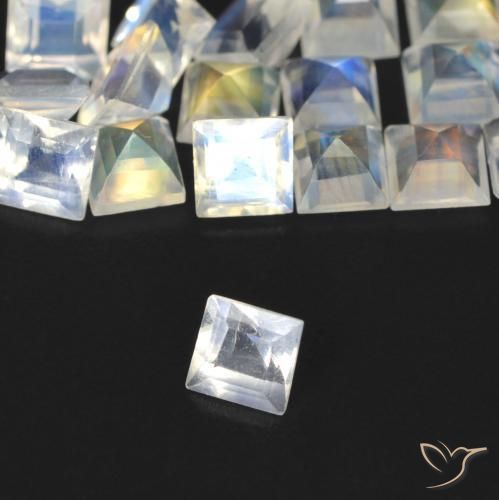 Gemas de Piedra lunar arcoíris Blanco azulado natural de 2.83 ct, Cuadrado, Transparente
