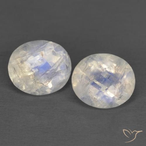 Gemas de Piedra lunar arcoíris Blanco azulado natural de 2.43 ct, Ovalada, Translúcido