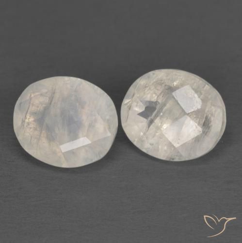 Gemas de Piedra lunar arcoíris Blanco azulado natural de 2.17 ct, Ovalada, Translúcido